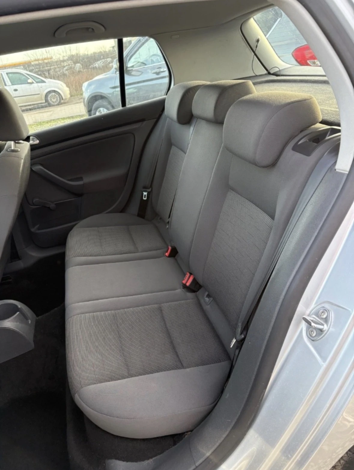 VW Golf 1.9 TDI-105k.s., снимка 11 - Автомобили и джипове - 52934019