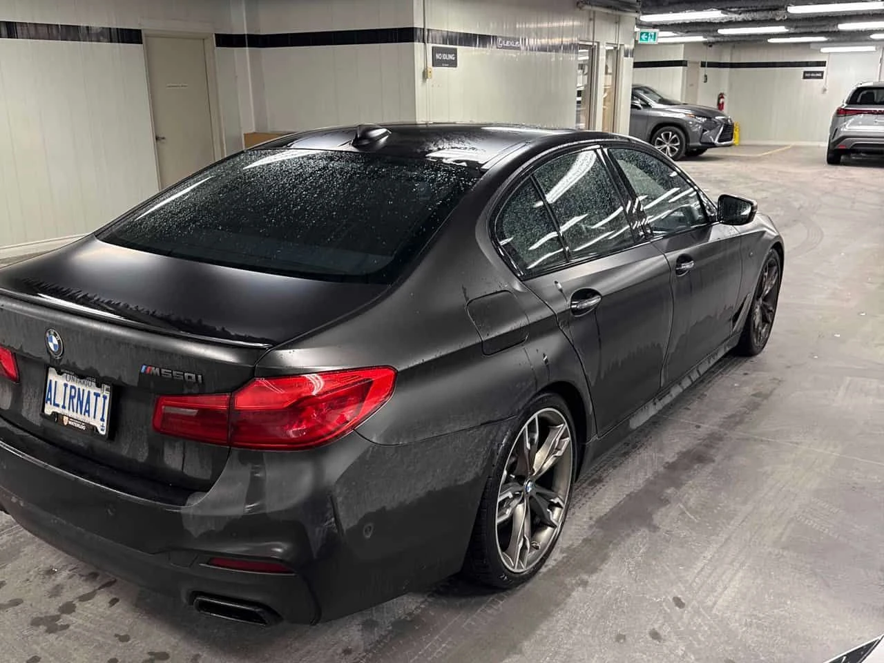 BMW 550 xDrive M | МАСАЖ | HUD | PANO | 360 | B&W , снимка 3 - Автомобили и джипове - 53805471