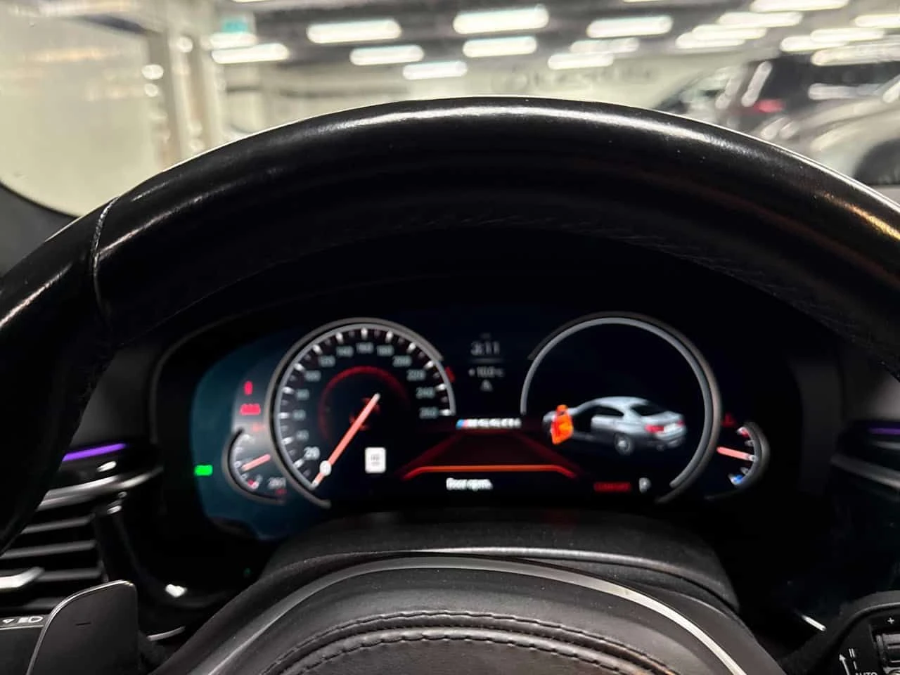 BMW 550 xDrive M | МАСАЖ | HUD | PANO | 360 | B&W , снимка 8 - Автомобили и джипове - 53805471