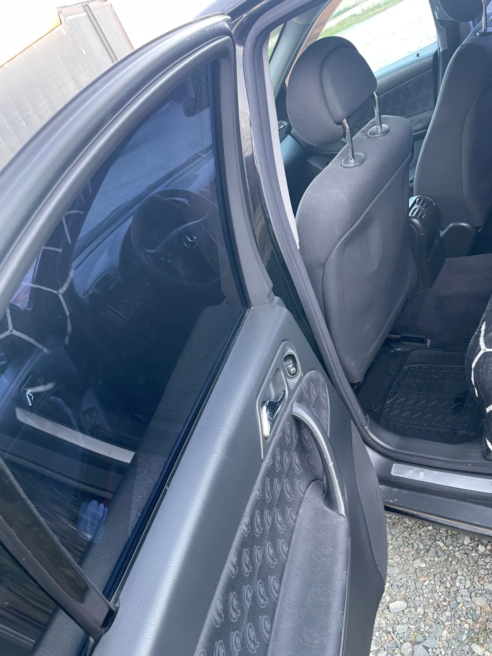 Mercedes-Benz C 220, снимка 9 - Автомобили и джипове - 53801574