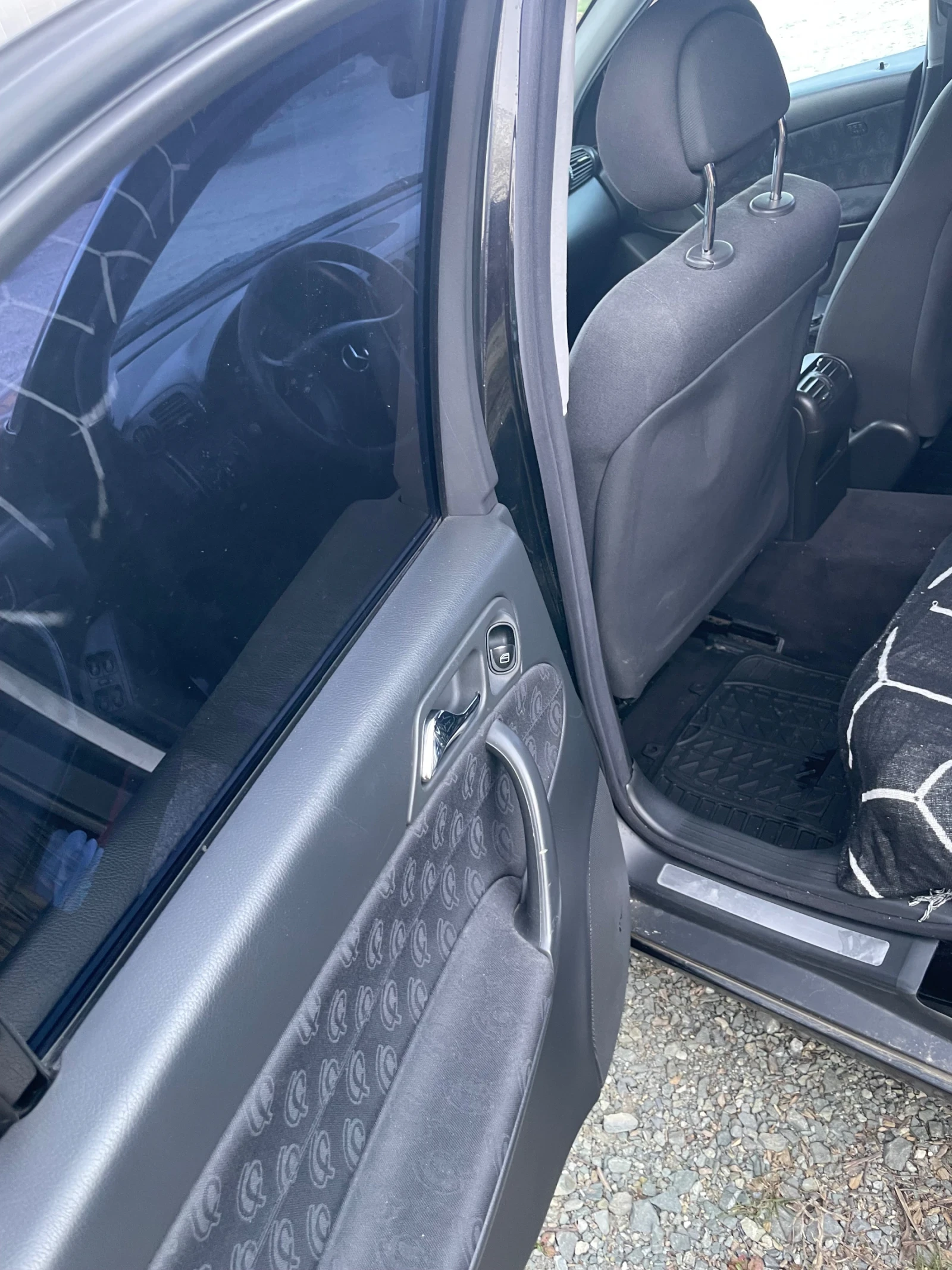 Mercedes-Benz C 220, снимка 10 - Автомобили и джипове - 53801574