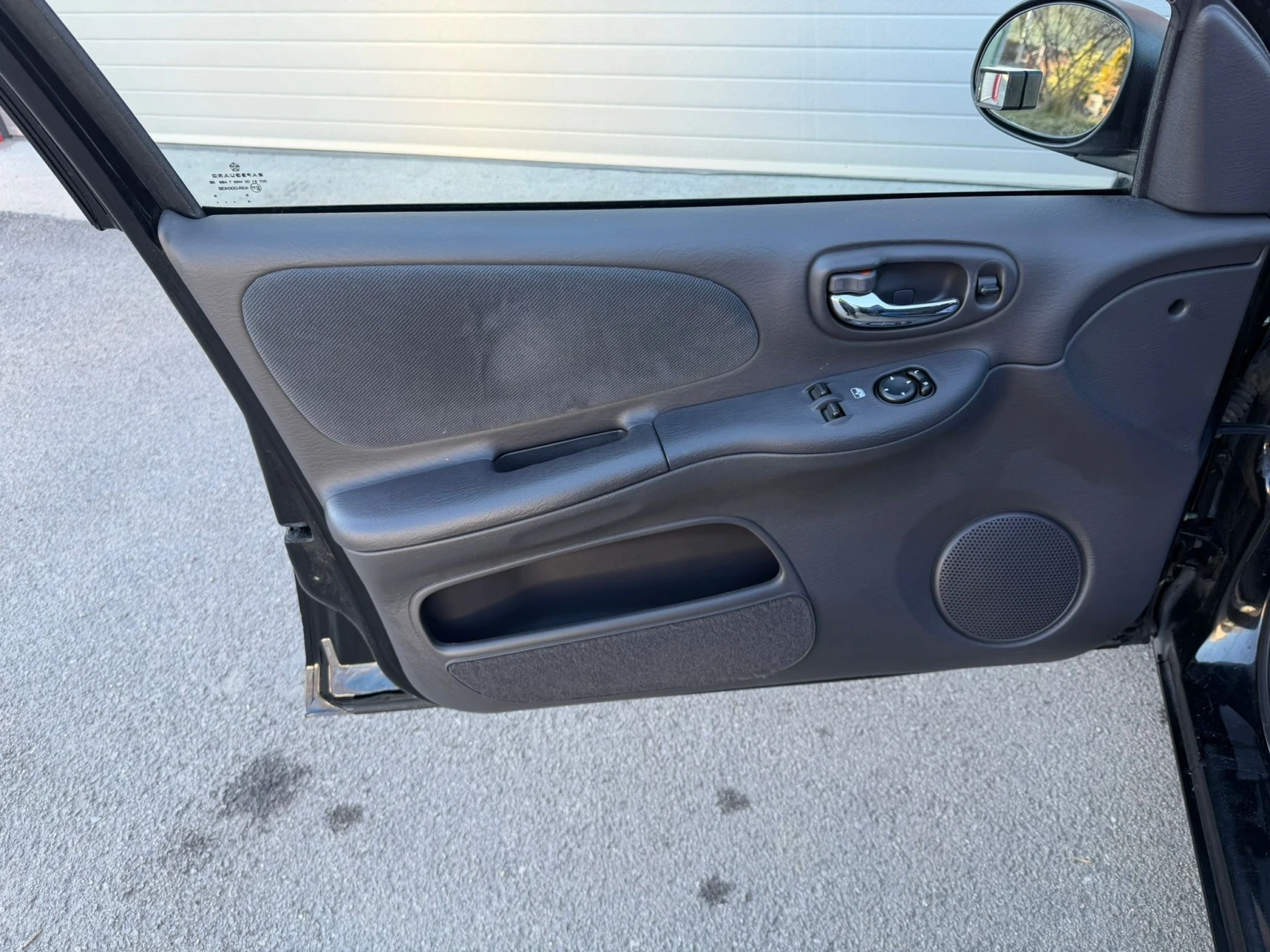 Chrysler Neon 2.0I AUTOMATIK 54000KM!!! ЛИЗИНГ!!!, снимка 10 - Автомобили и джипове - 53854187