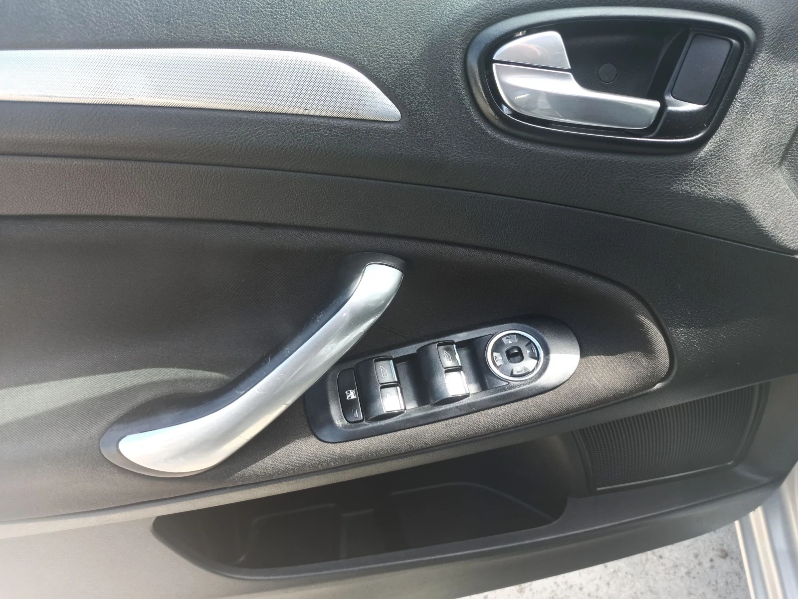 Ford Mondeo 2.0, снимка 9 - Автомобили и джипове - 54310741