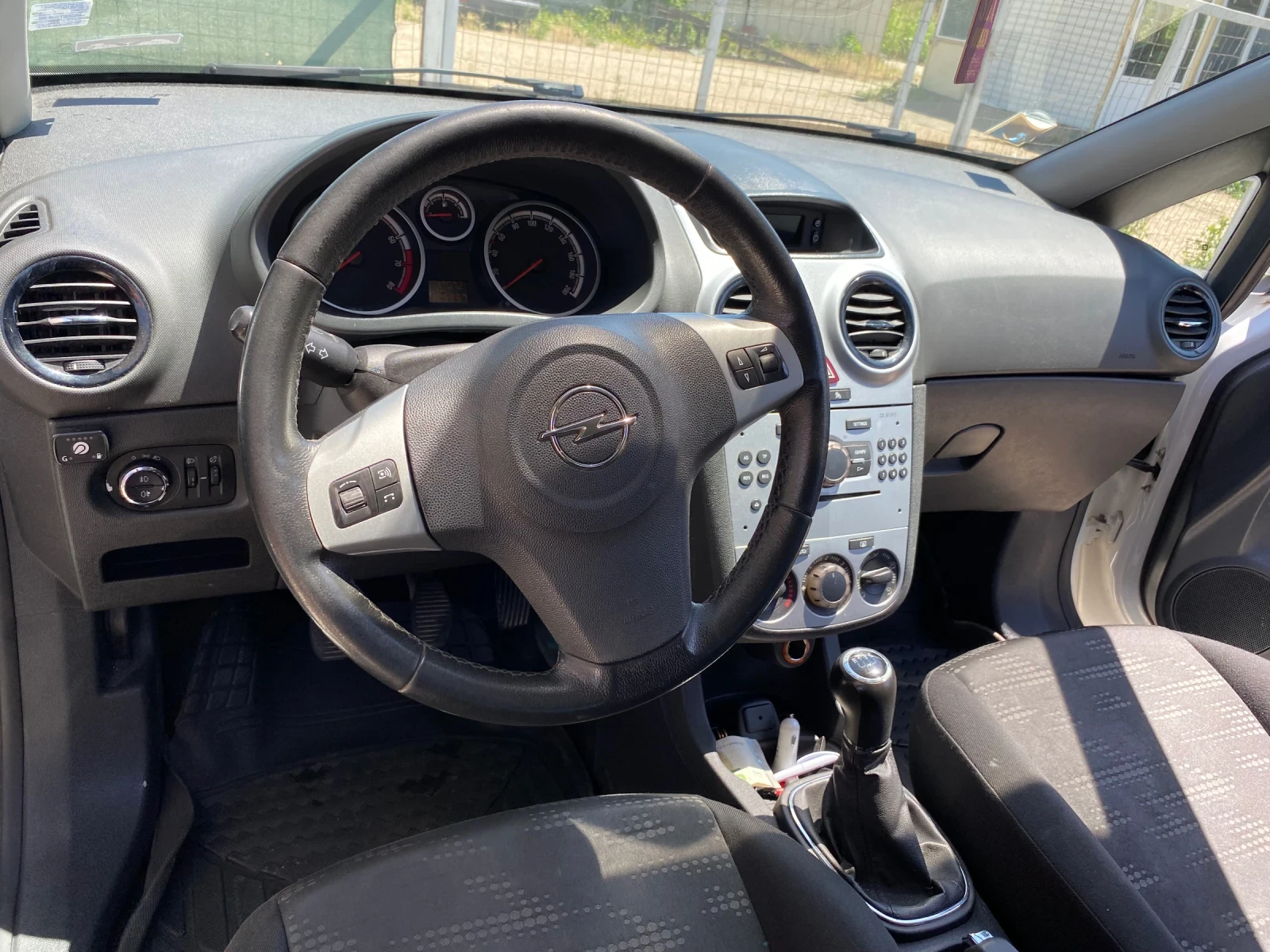 Opel Corsa, снимка 4 - Автомобили и джипове - 55077852