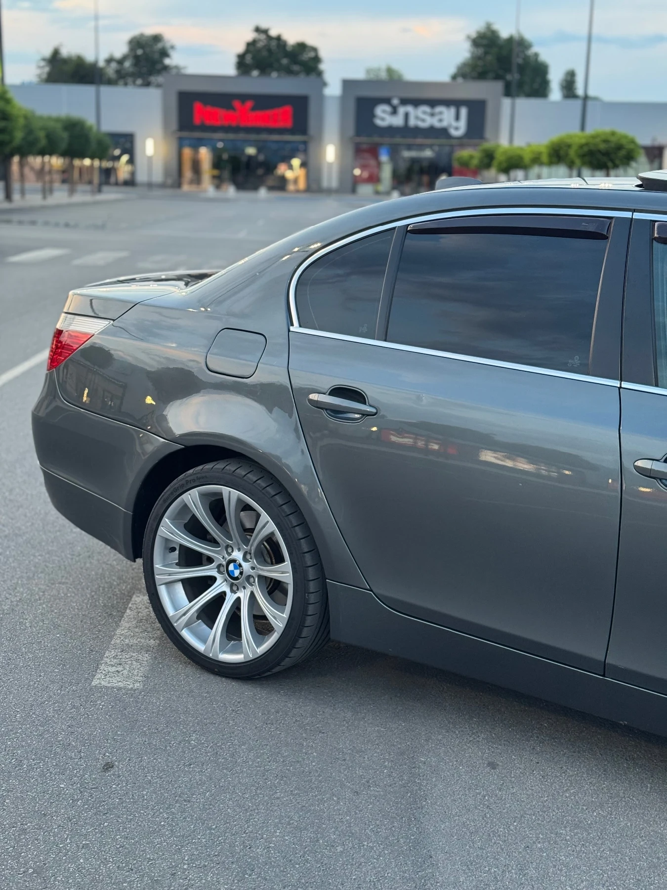 BMW 520, снимка 12 - Автомобили и джипове - 55317023