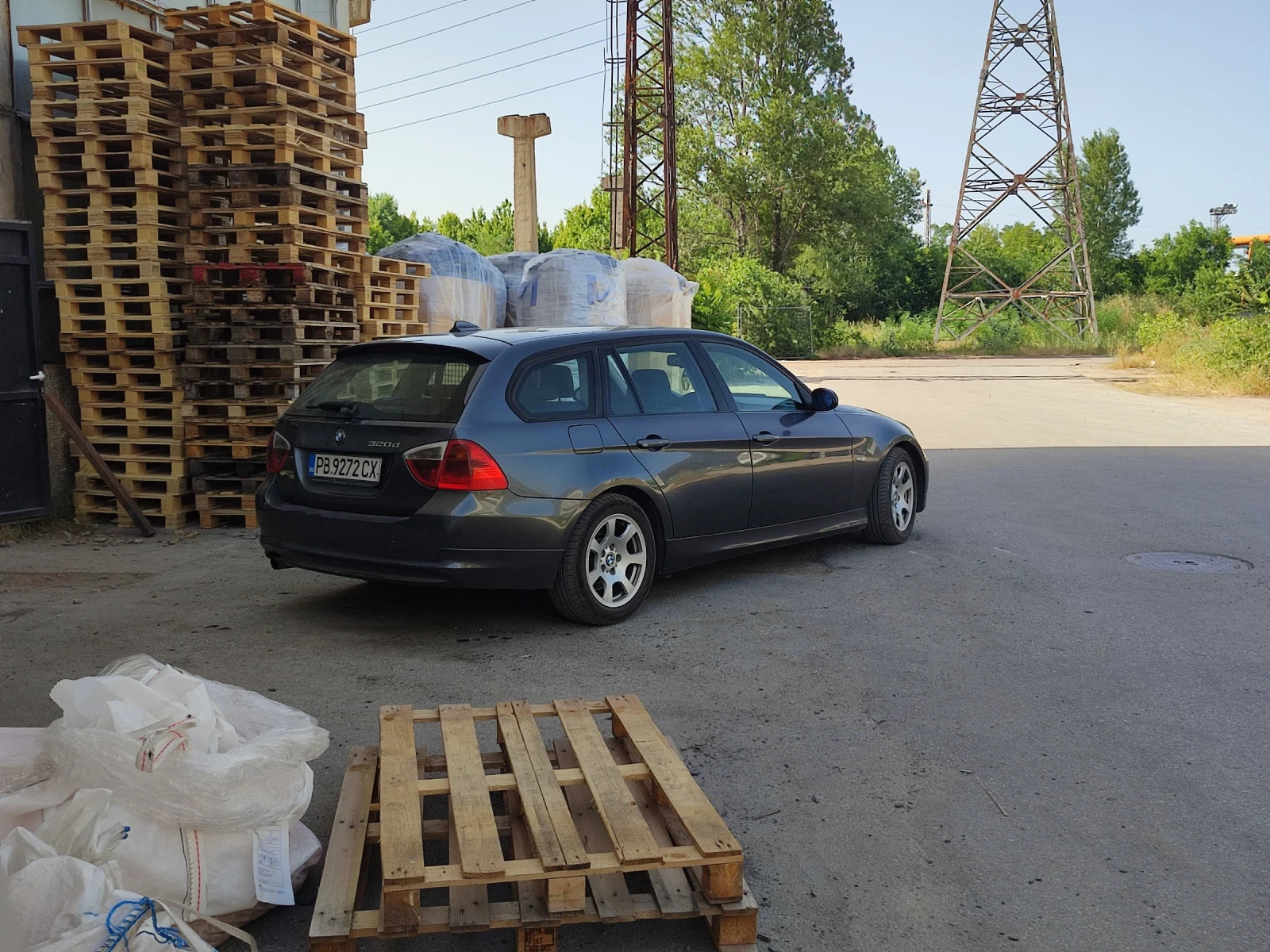 BMW 320, снимка 12 - Автомобили и джипове - 56033001