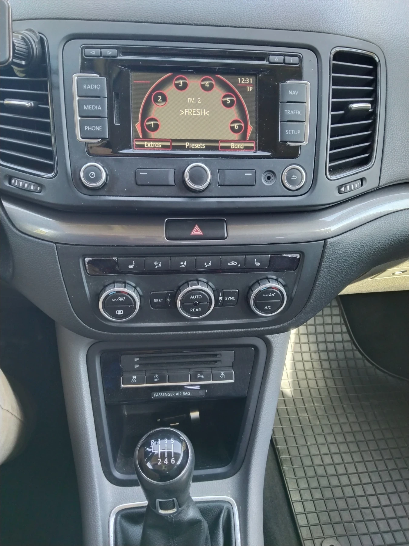 Seat Alhambra, снимка 9 - Автомобили и джипове - 56544403