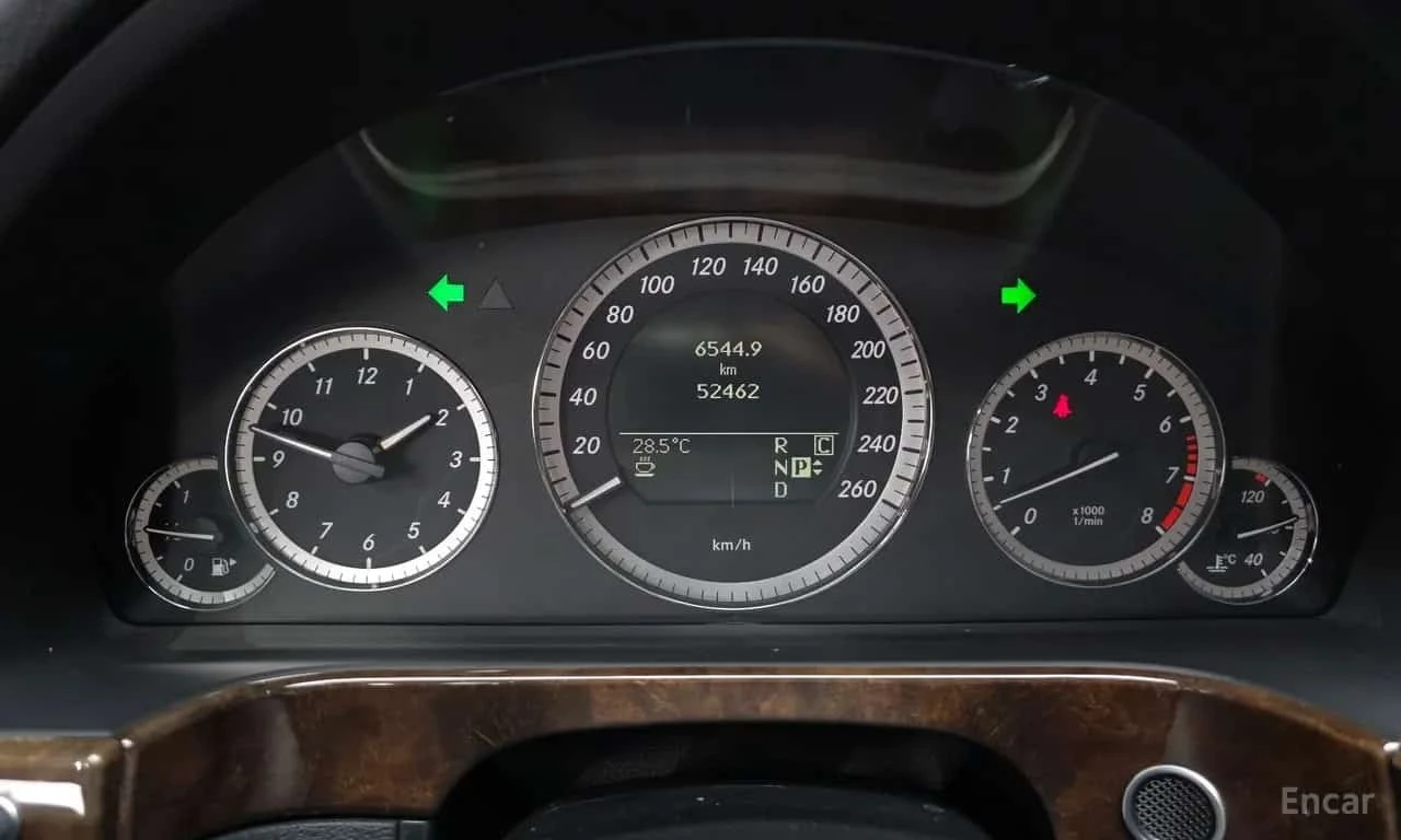 Mercedes-Benz E 300 * E300 Elegance * ЦЕНА ДО БГ, снимка 12 - Автомобили и джипове - 56742042