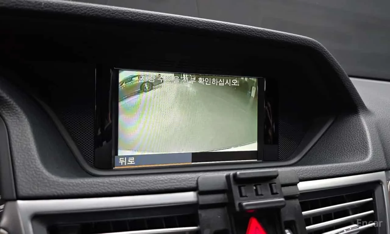 Mercedes-Benz E 300 * E300 Elegance * ЦЕНА ДО БГ, снимка 13 - Автомобили и джипове - 56742042