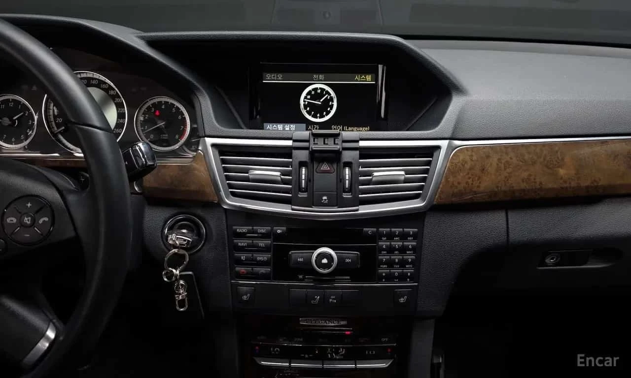 Mercedes-Benz E 300 * E300 Elegance * ЦЕНА ДО БГ, снимка 10 - Автомобили и джипове - 56742042
