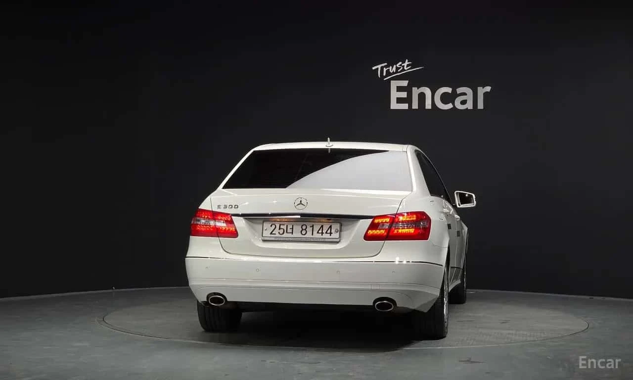 Mercedes-Benz E 300 * E300 Elegance * ЦЕНА ДО БГ, снимка 4 - Автомобили и джипове - 56742042