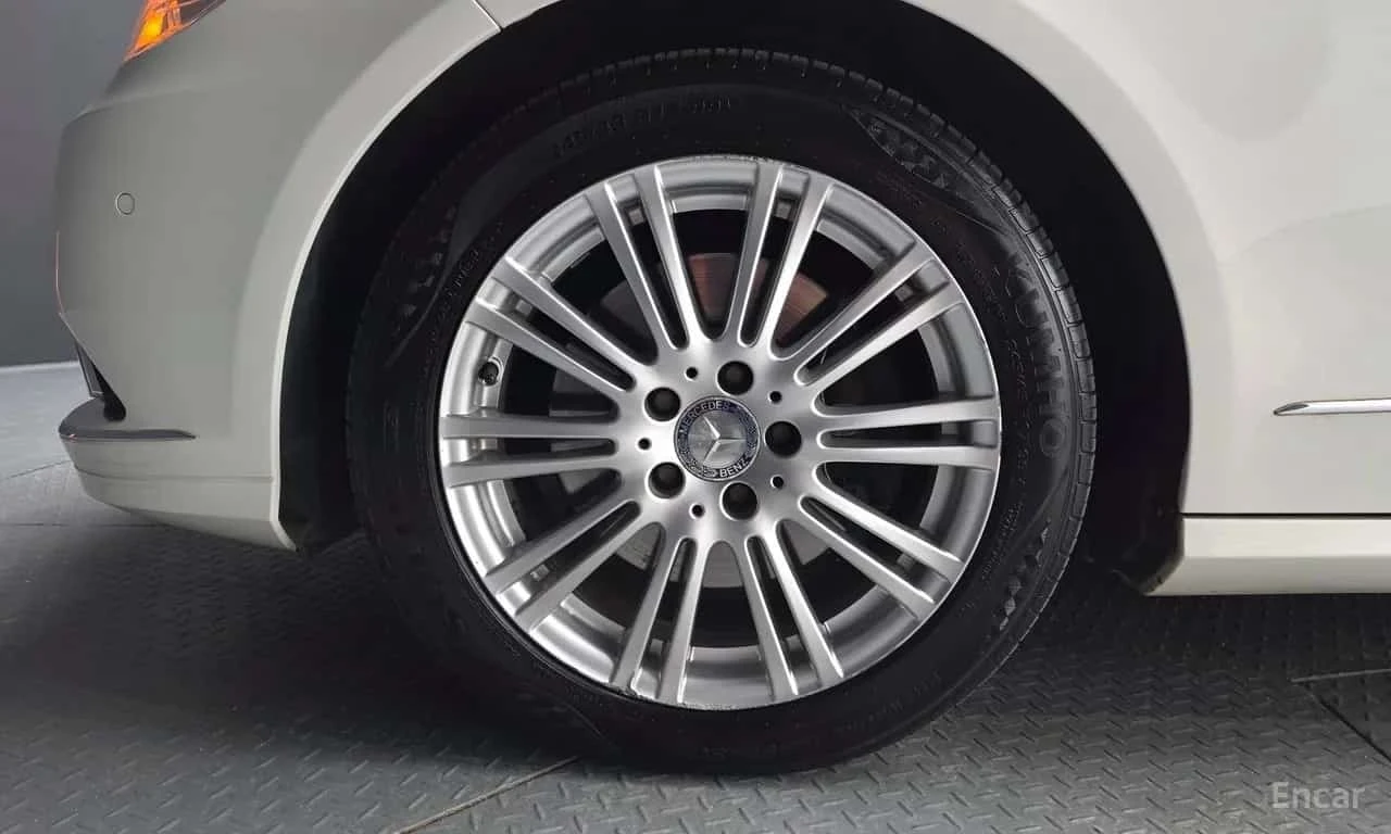 Mercedes-Benz E 300 * E300 Elegance * ЦЕНА ДО БГ, снимка 17 - Автомобили и джипове - 56742042