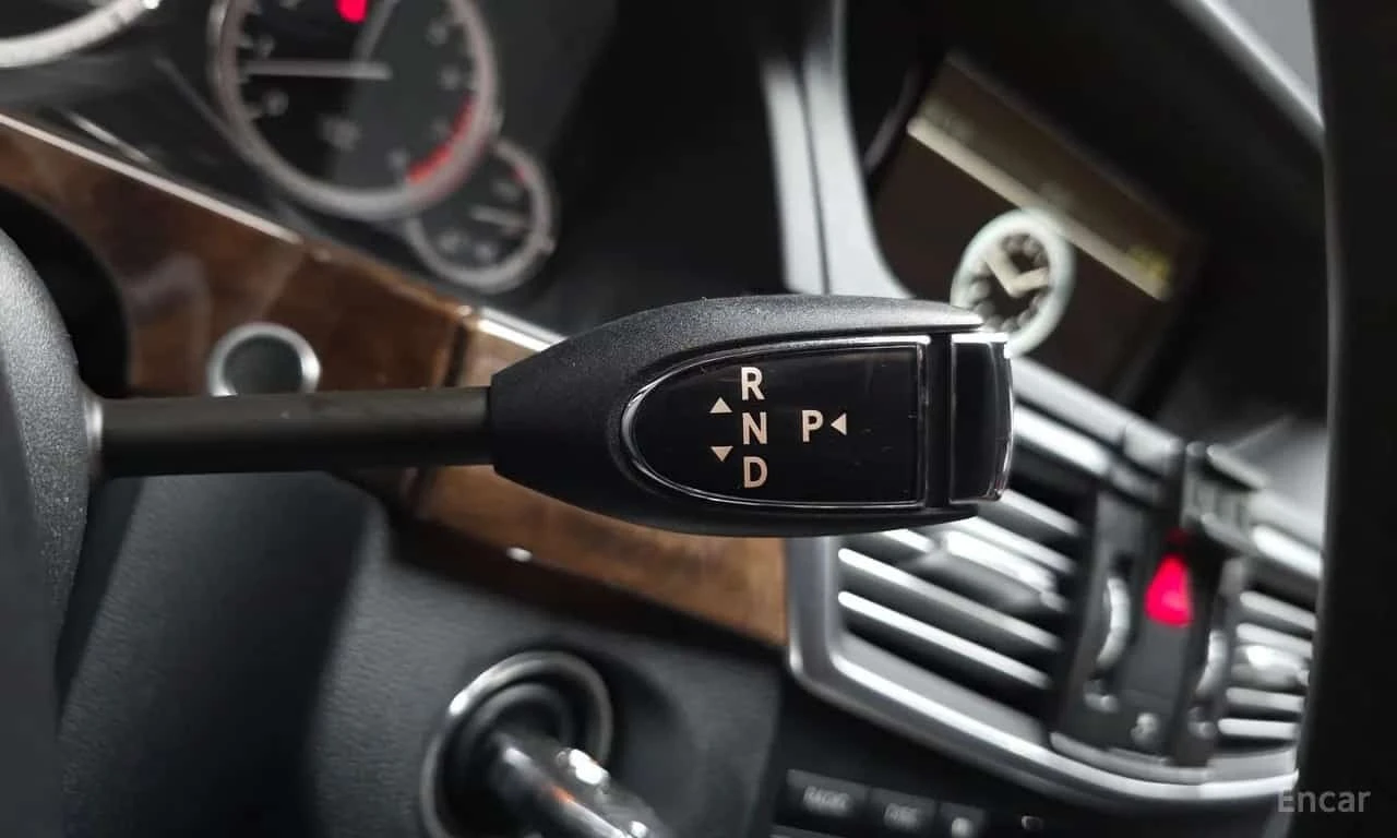 Mercedes-Benz E 300 * E300 Elegance * ЦЕНА ДО БГ, снимка 11 - Автомобили и джипове - 56742042