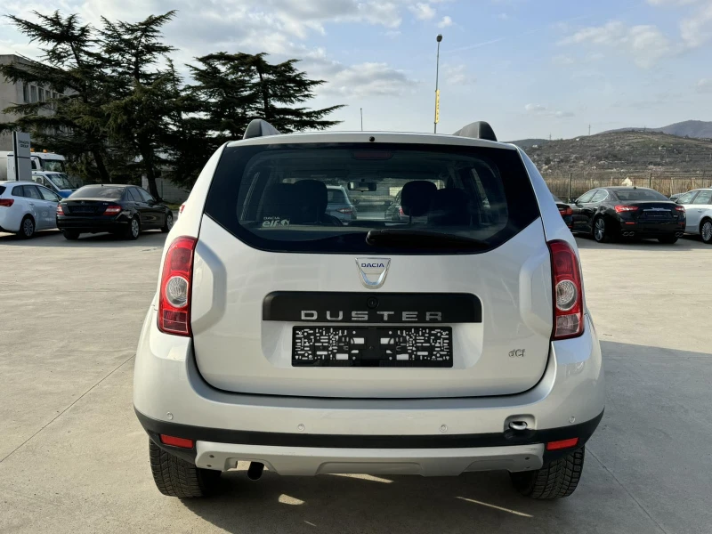 Dacia Duster 1.5* 110ps* КЛИМАТИК* , снимка 4 - Автомобили и джипове - 49452106