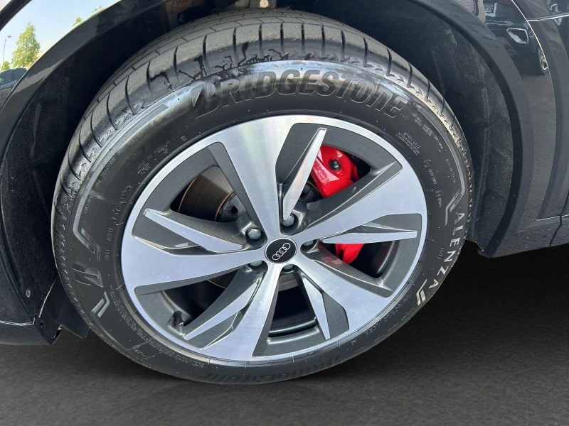 Audi Q8 55 E-TRON/S-LINE/QUATTRO/MATRIX/HEAD UP/360 CAMERA, снимка 4 - Автомобили и джипове - 51402896