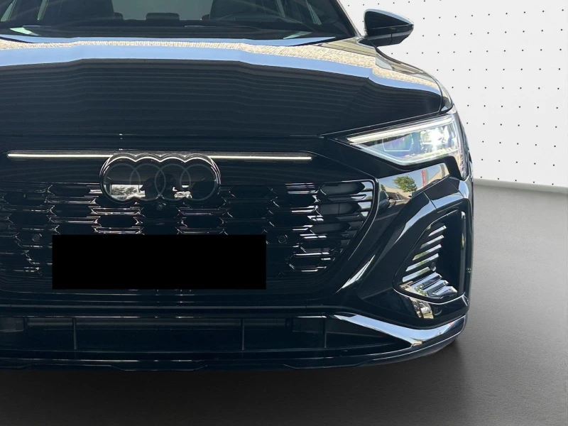 Audi Q8 55 E-TRON/S-LINE/QUATTRO/MATRIX/HEAD UP/360 CAMERA, снимка 2 - Автомобили и джипове - 51402896