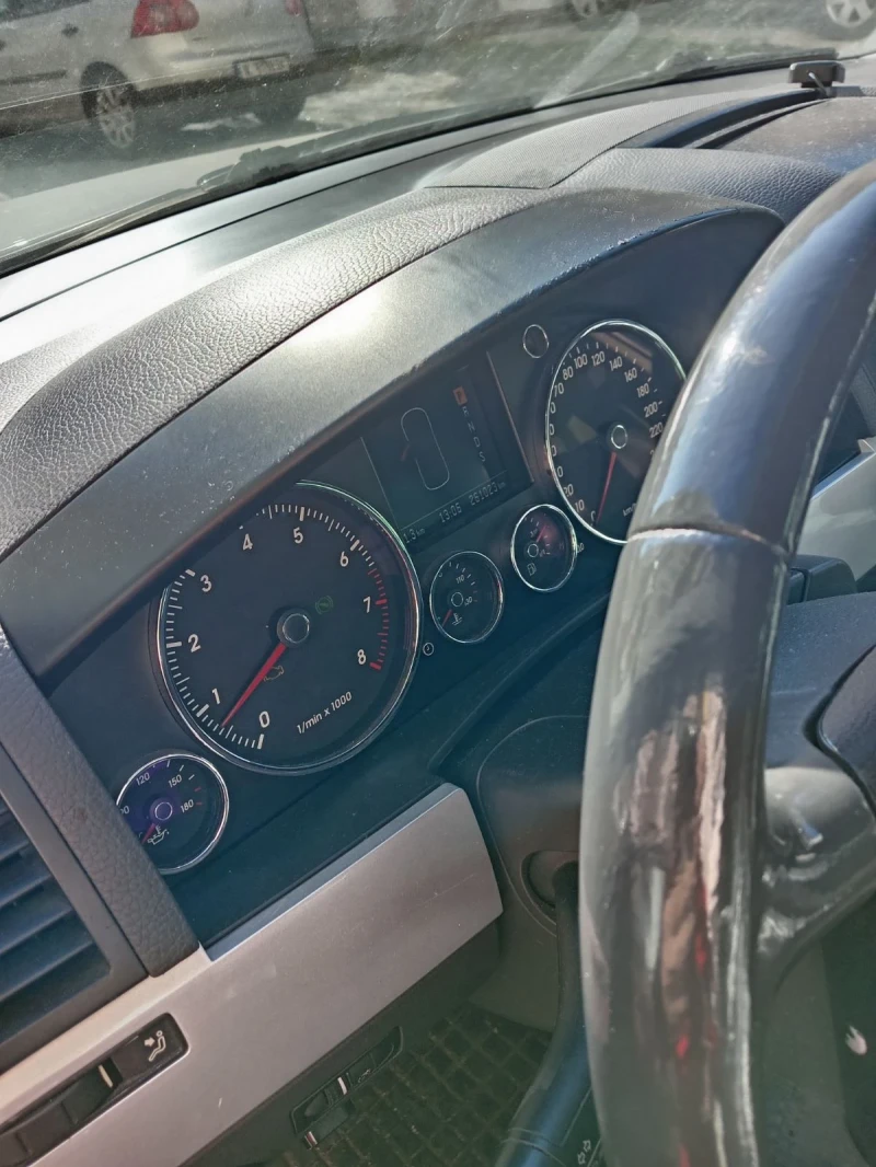 VW Touareg 3.2i Бензин/Газ, снимка 2 - Автомобили и джипове - 53167958