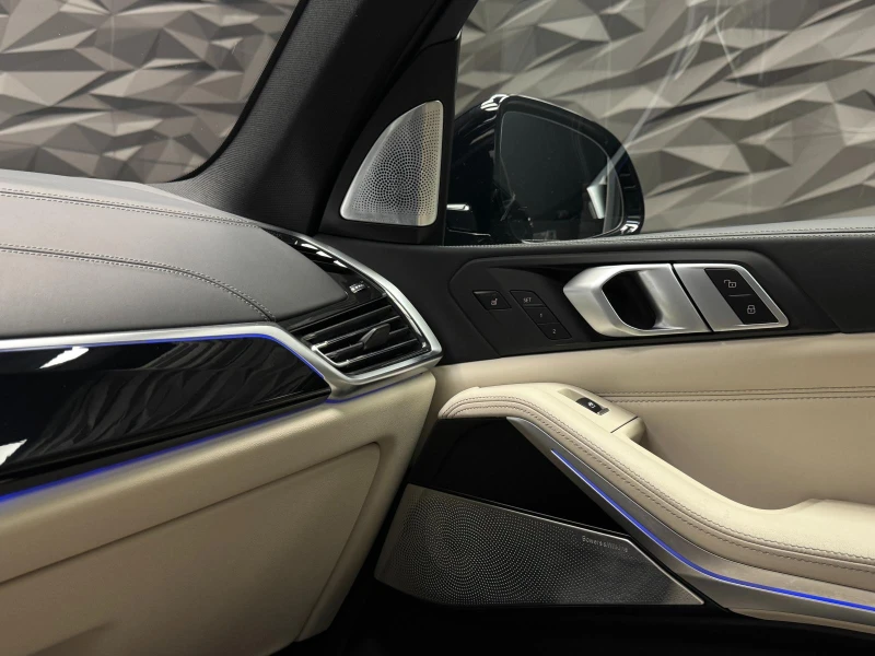 BMW X5 xDrive30d M-pack 3D B&W* 360* Lift* Обдухване* , снимка 16 - Автомобили и джипове - 53410903