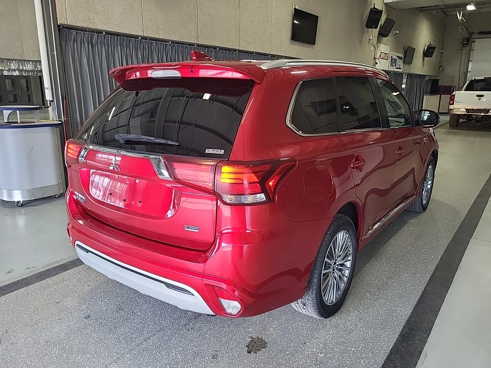 Mitsubishi Outlander * PHEV SE* * АвтоКредит*  - изображение 4