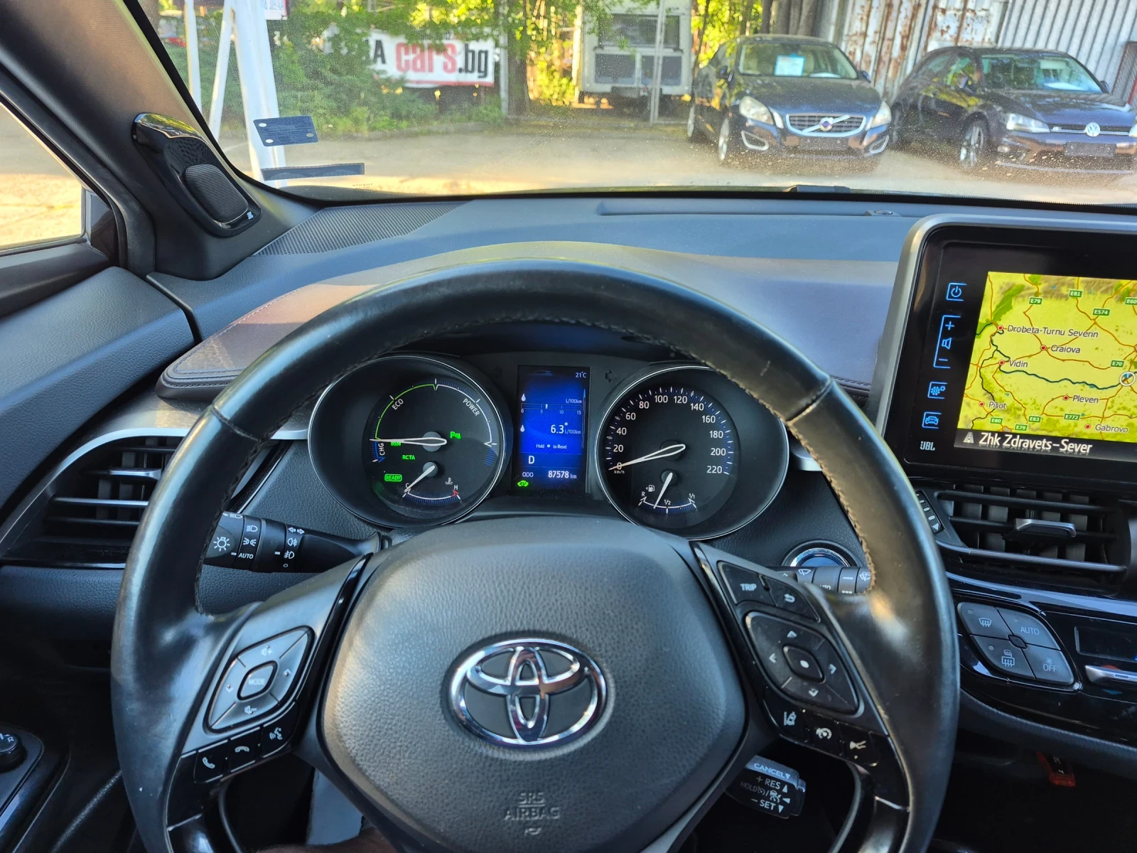 Toyota C-HR ГАРАНЦИОННА, 87000КМ ЗАКУПЕНА НОВА ОТ ТОЙОТА РУСЕ - изображение 9