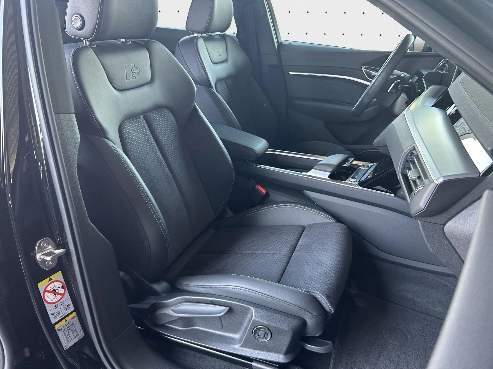 Audi Q8 55 E-TRON/S-LINE/QUATTRO/MATRIX/HEAD UP/360 CAMERA | Mobile.bg   11