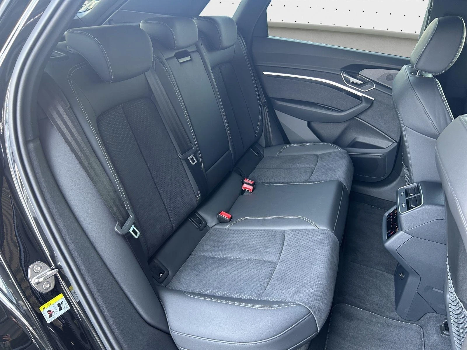 Audi Q8 55 E-TRON/S-LINE/QUATTRO/MATRIX/HEAD UP/360 CAMERA | Mobile.bg   12