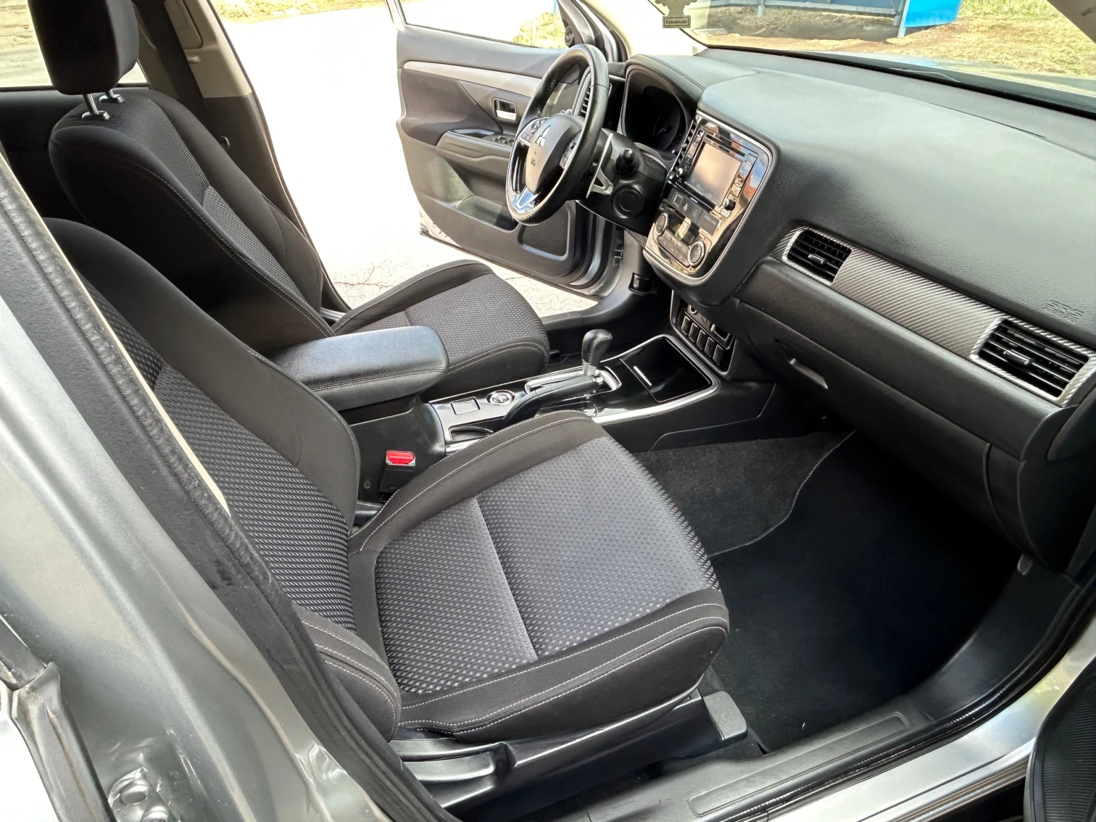 Mitsubishi Outlander 2.0i/4x4/Автомат - изображение 8
