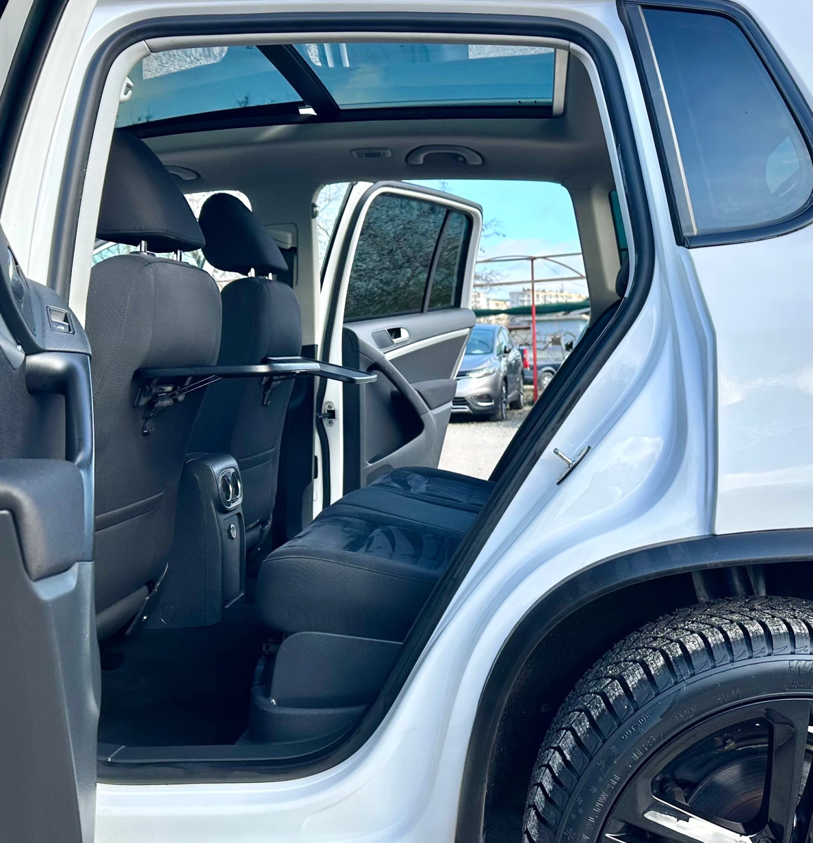 VW Tiguan 2.0TDI 177HP 4-Motion R-Line Panorama | Mobile.bg � ����������� 12