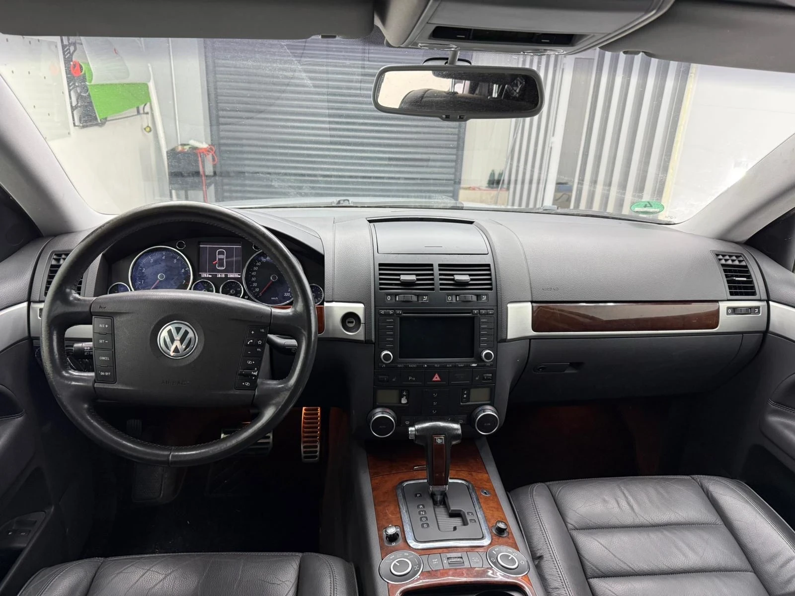 VW Touareg 4.2 Бензин/Газ, снимка 9 - Автомобили и джипове - 54664001