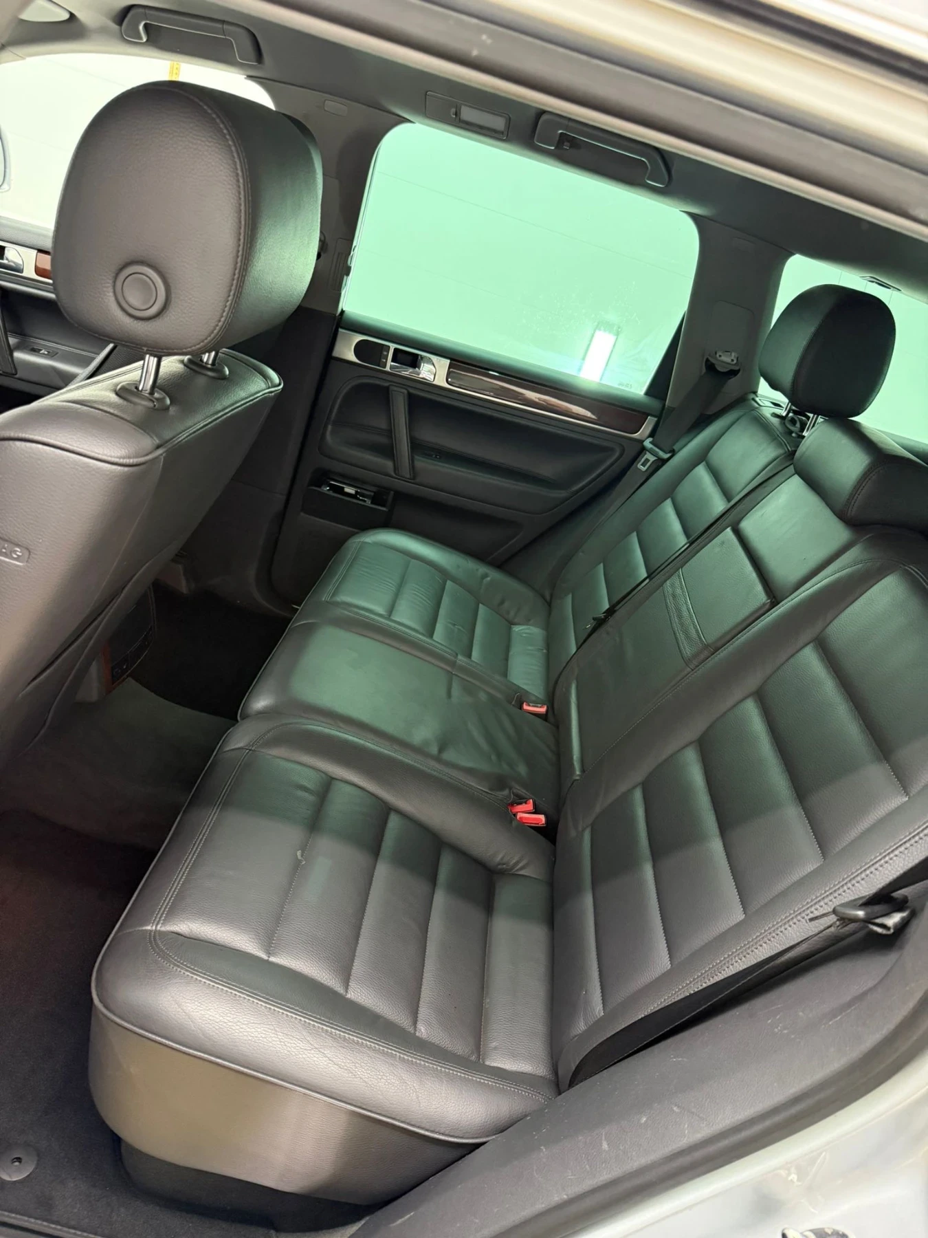VW Touareg 4.2 Бензин/Газ, снимка 8 - Автомобили и джипове - 54664001