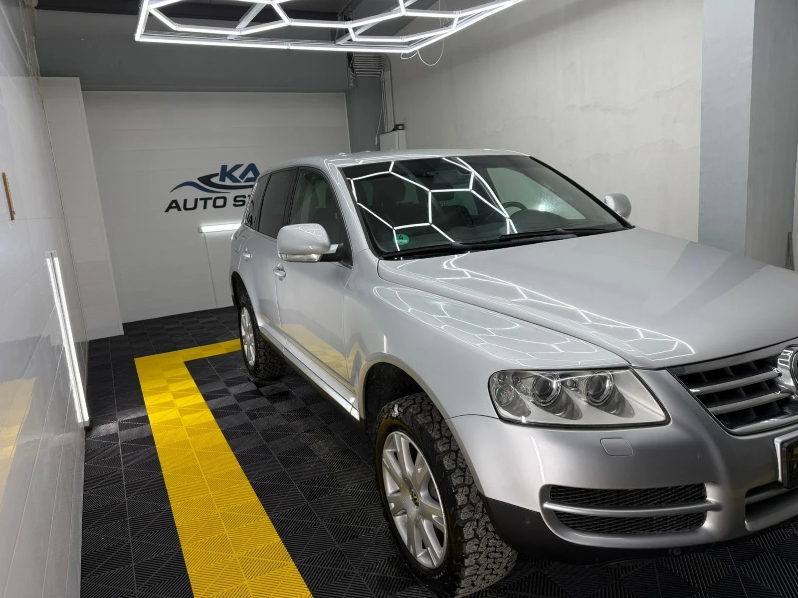 VW Touareg 4.2 Бензин/Газ, снимка 2 - Автомобили и джипове - 54664001