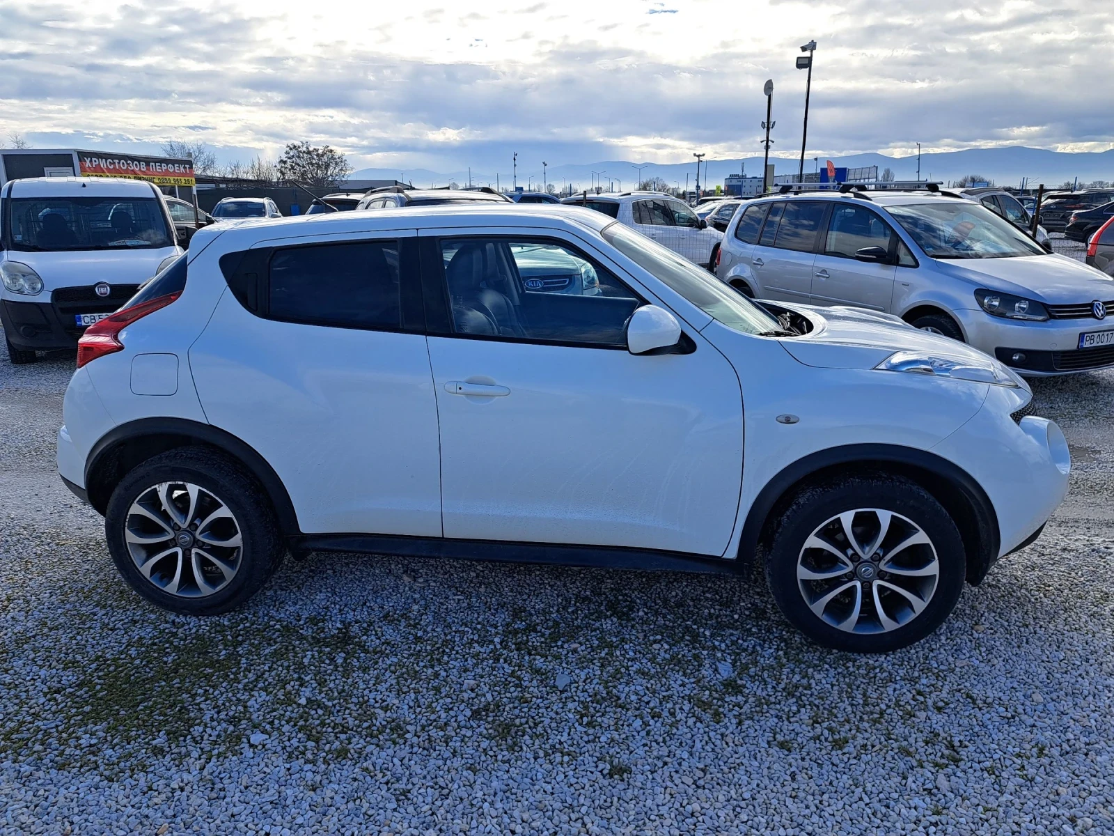 Nissan Juke 1.6 Швейцария, снимка 8 - Автомобили и джипове - 54167131