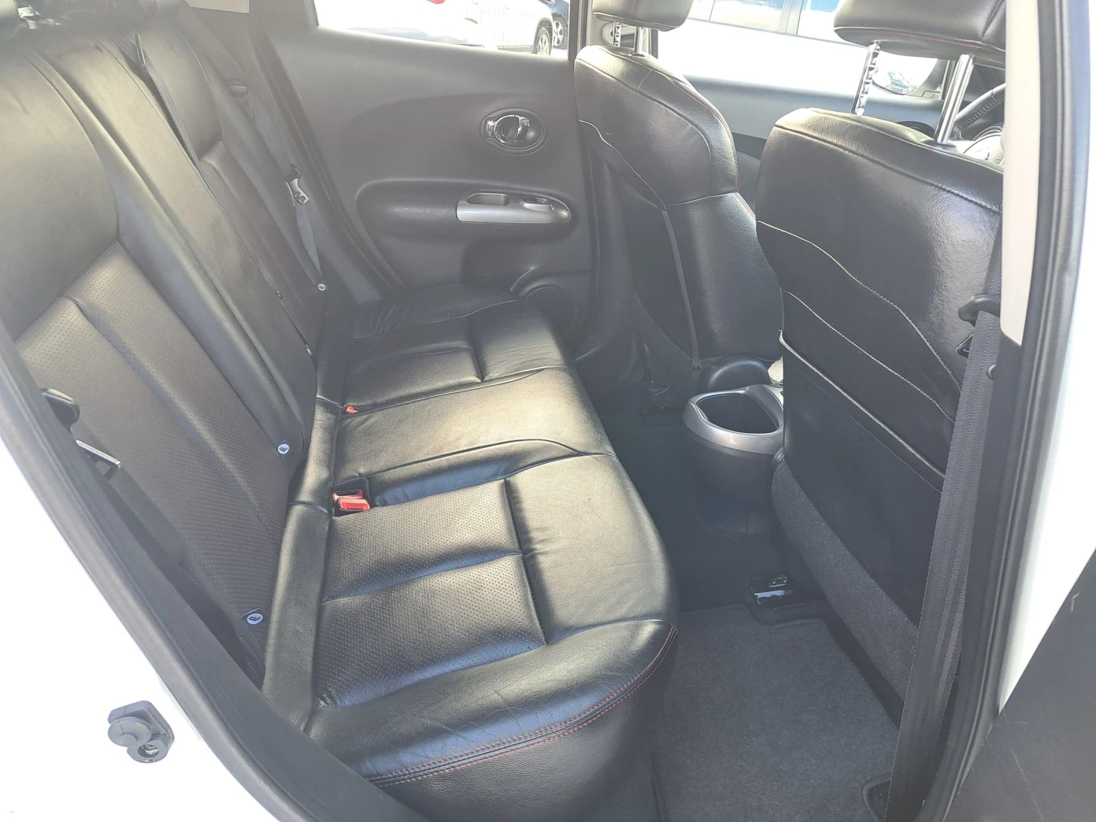 Nissan Juke 1.6 Швейцария, снимка 11 - Автомобили и джипове - 54167131