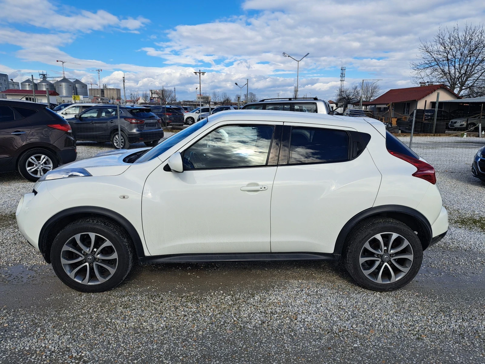 Nissan Juke 1.6 Швейцария, снимка 3 - Автомобили и джипове - 54167131