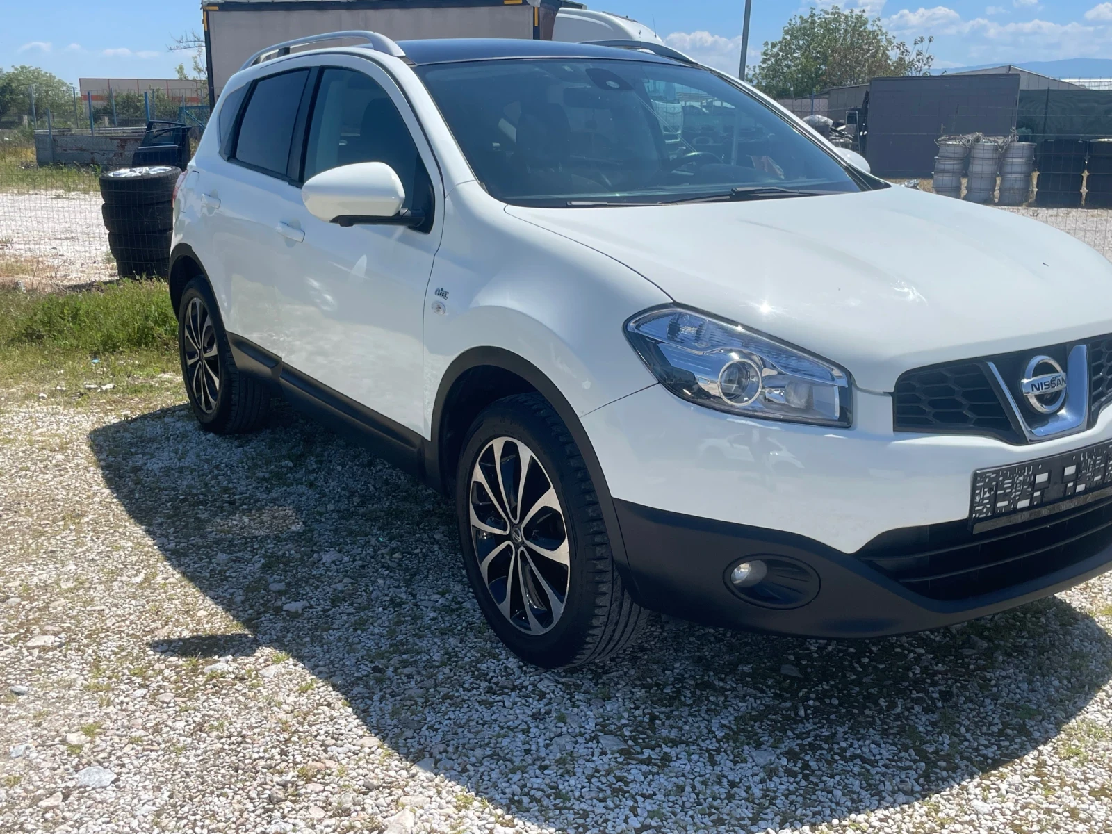 Nissan Qashqai 1.6 газ BRC навигация 360 градуса камера панорама , снимка 3 - Автомобили и джипове - 54333704