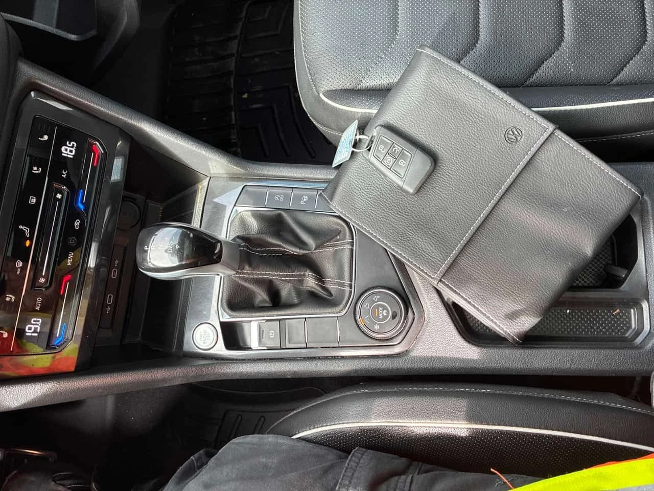 VW Tiguan Highline R Line / 360 / ОБДУХВАНЕ / FENDER/ПАНО, снимка 12 - Автомобили и джипове - 54607152