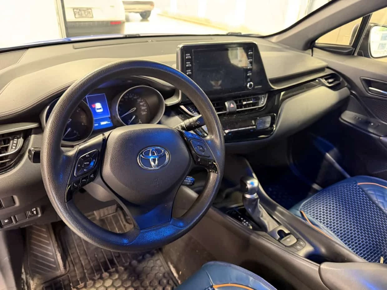 Toyota C-HR * FWD * АВТОКРЕДИТ БЕЗ ПЪРВОНАЧАЛНА ВНОСКА* , снимка 5 - Автомобили и джипове - 55258542