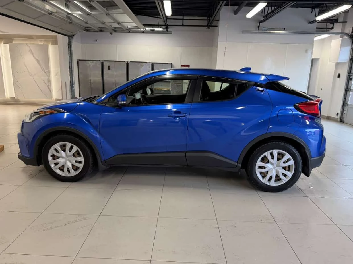 Toyota C-HR * FWD * АВТОКРЕДИТ БЕЗ ПЪРВОНАЧАЛНА ВНОСКА* , снимка 2 - Автомобили и джипове - 55258542