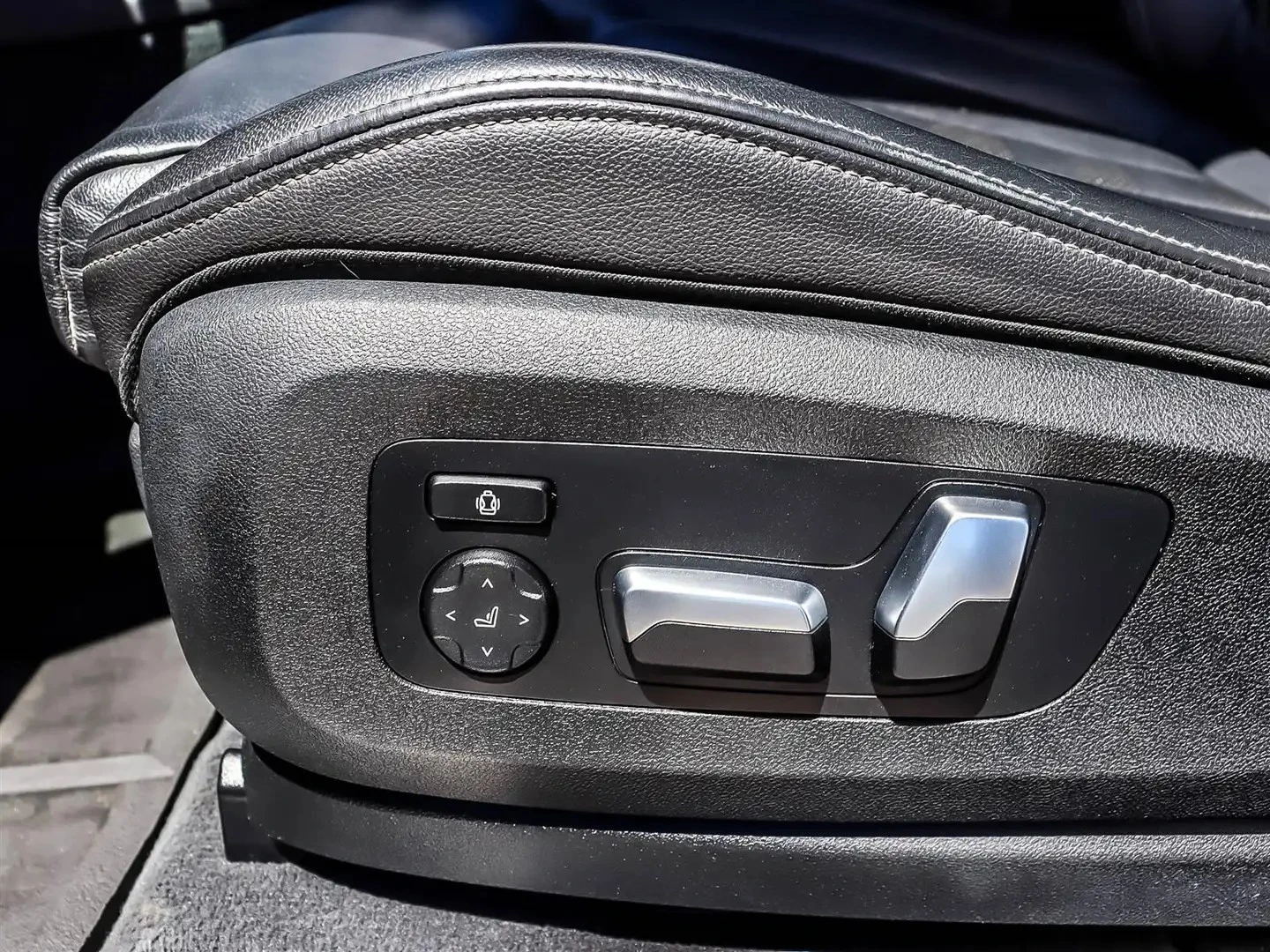 BMW X5 40i Premium Essential M PKG ЦЕНА ДО БГ АВТОКРЕДИТ, снимка 12 - Автомобили и джипове - 55300822