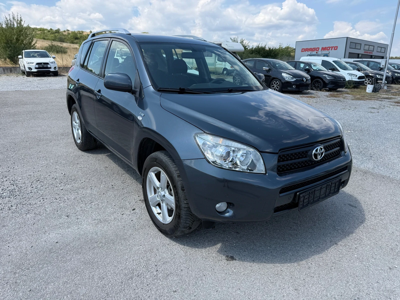 Toyota Rav4 2.2 D4D 136k.c., снимка 2 - Автомобили и джипове - 55667976