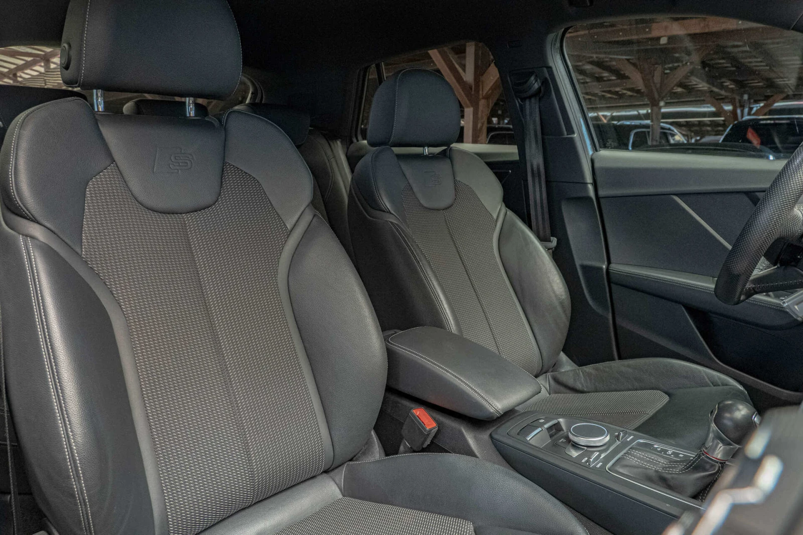 Audi Q2 SQ2/2.0TFSI/Bang&Olufsen/HuD/Virtual/Dist./Side As, снимка 10 - Автомобили и джипове - 55824773
