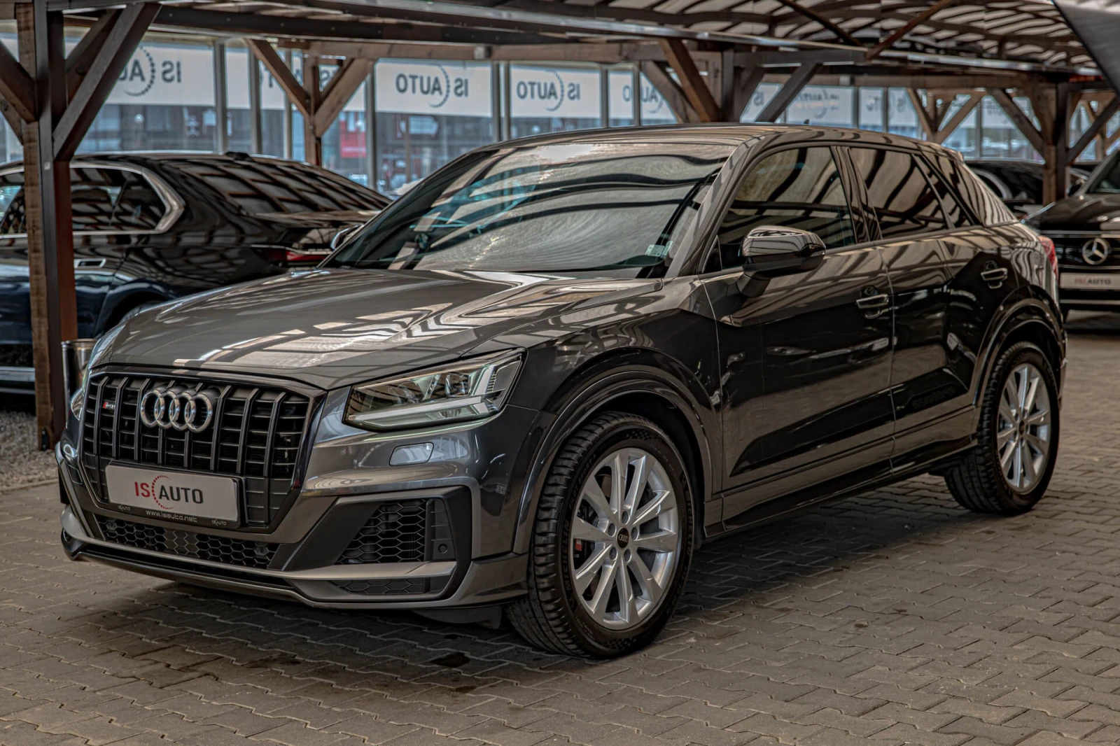 Audi Q2 SQ2/2.0TFSI/Bang&Olufsen/HuD/Virtual/Dist./Side As, снимка 3 - Автомобили и джипове - 55824773