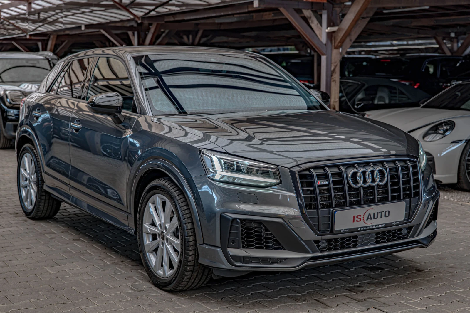Audi Q2 SQ2/2.0TFSI/Bang&Olufsen/HuD/Virtual/Dist./Side As, снимка 2 - Автомобили и джипове - 55824773