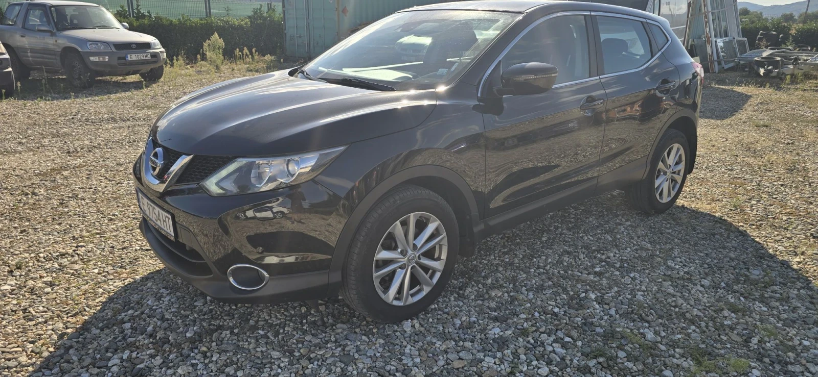 Nissan Qashqai 1.5 DCI, снимка 2 - Автомобили и джипове - 56191736