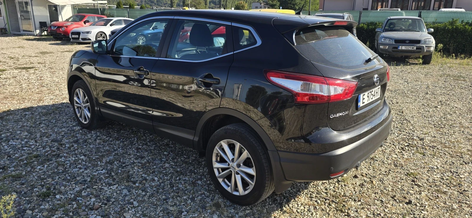 Nissan Qashqai 1.5 DCI, снимка 3 - Автомобили и джипове - 56191736