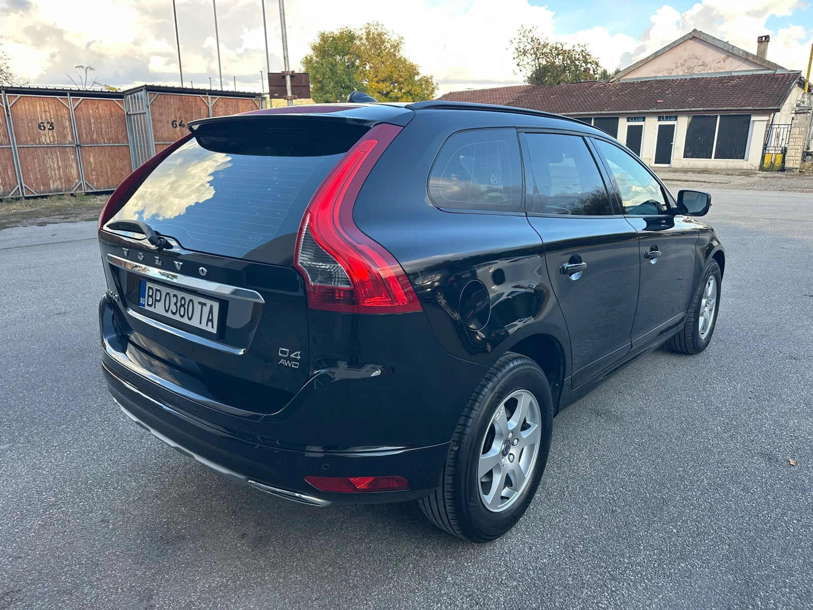 Volvo XC60 2.4D AWD Италия, снимка 7 - Автомобили и джипове - 56535821