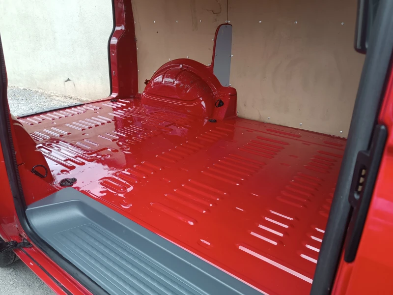 VW T6  2.0TDI 4X4/150K.c ITALIA, снимка 14 - Бусове и автобуси - 51606124