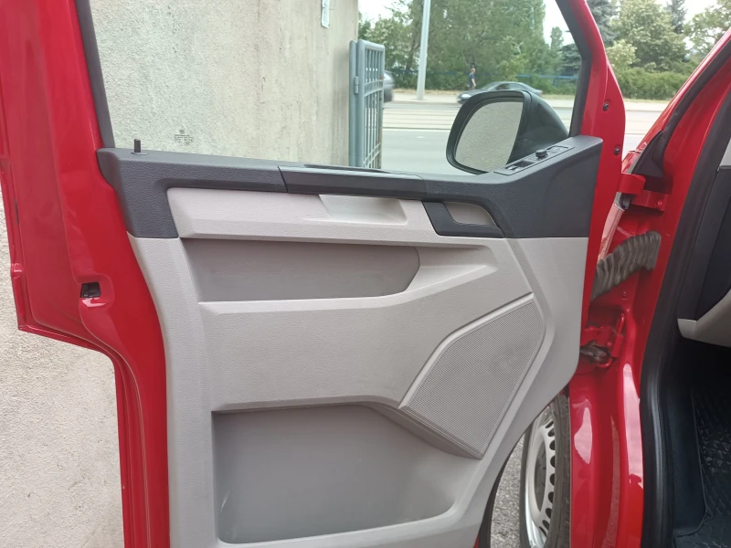 VW T6  2.0TDI 4X4/150K.c ITALIA, снимка 8 - Бусове и автобуси - 51606124