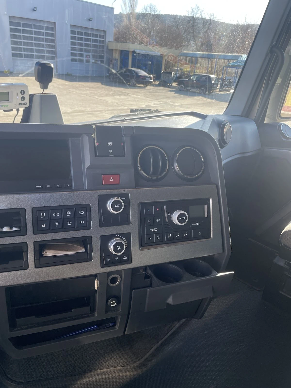 Renault T  - изображение 9