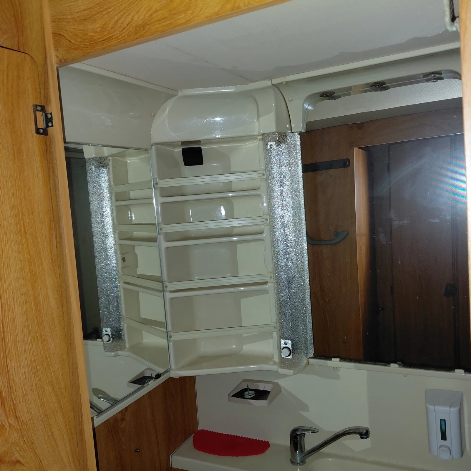Кемпер Peugeot Boxer, снимка 15 - Каравани и кемпери - 55407780